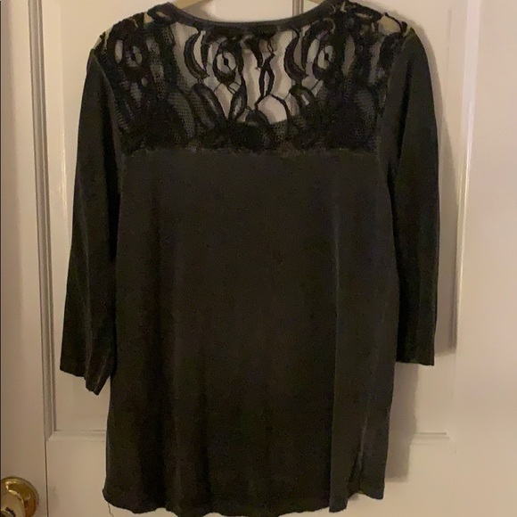 💛3/4 sleeve women’s top with lace back - Picture 2 of 2